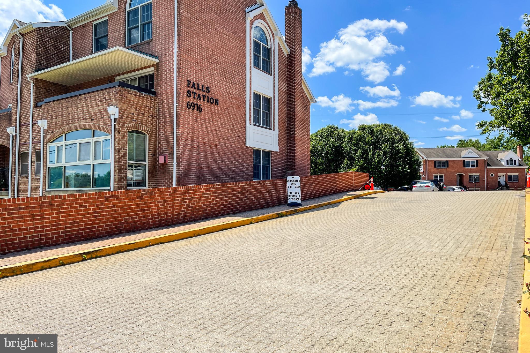 6916 Fairfax Drive, Unit 100 Arlington, VA 22213 - Photo 30 of 36