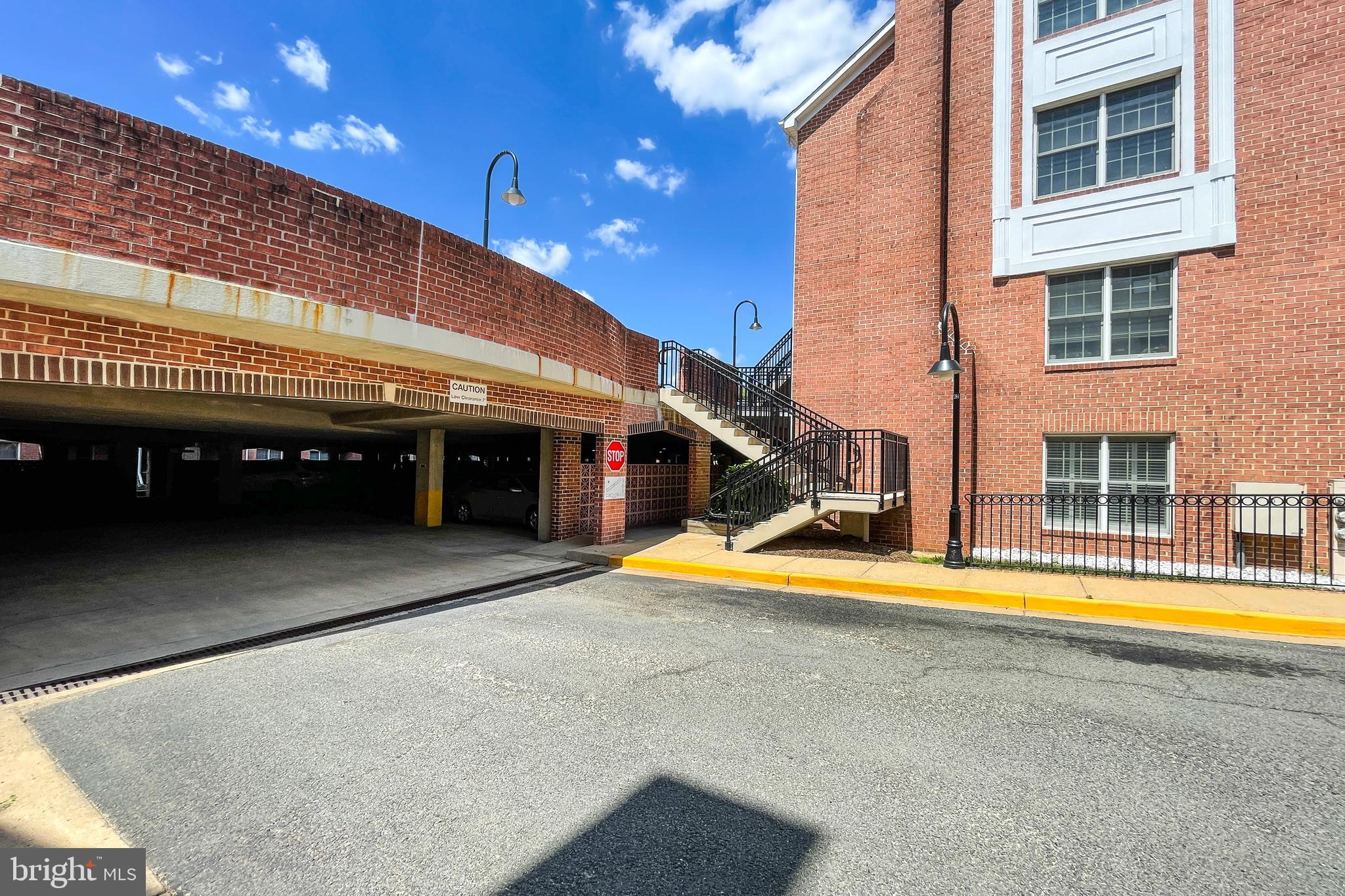 6916 Fairfax Drive, Unit 100 Arlington, VA 22213 - Photo 31 of 36