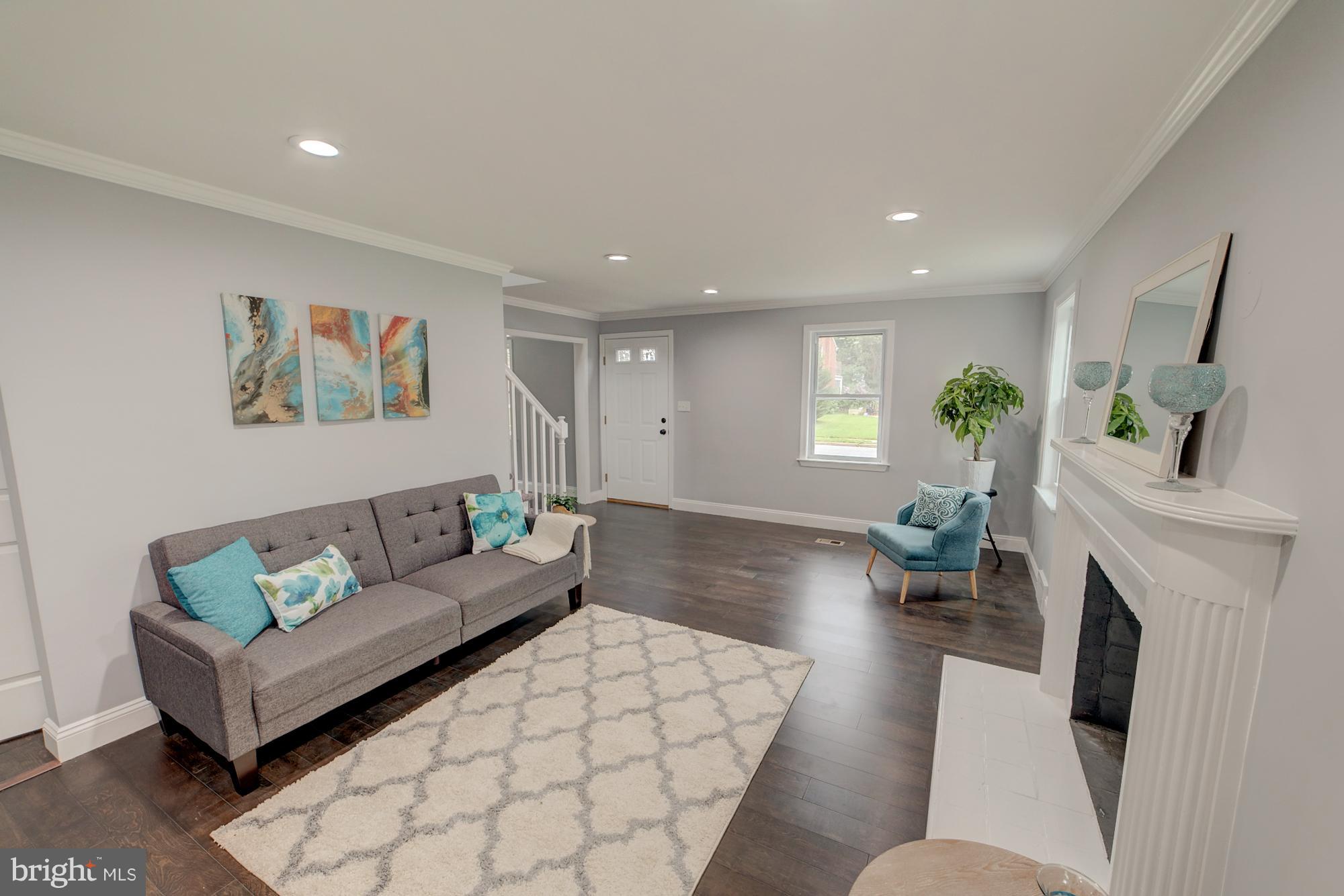 4210 Colonial Road Baltimore, MD 21208 - Photo 4 of 21 Living Room