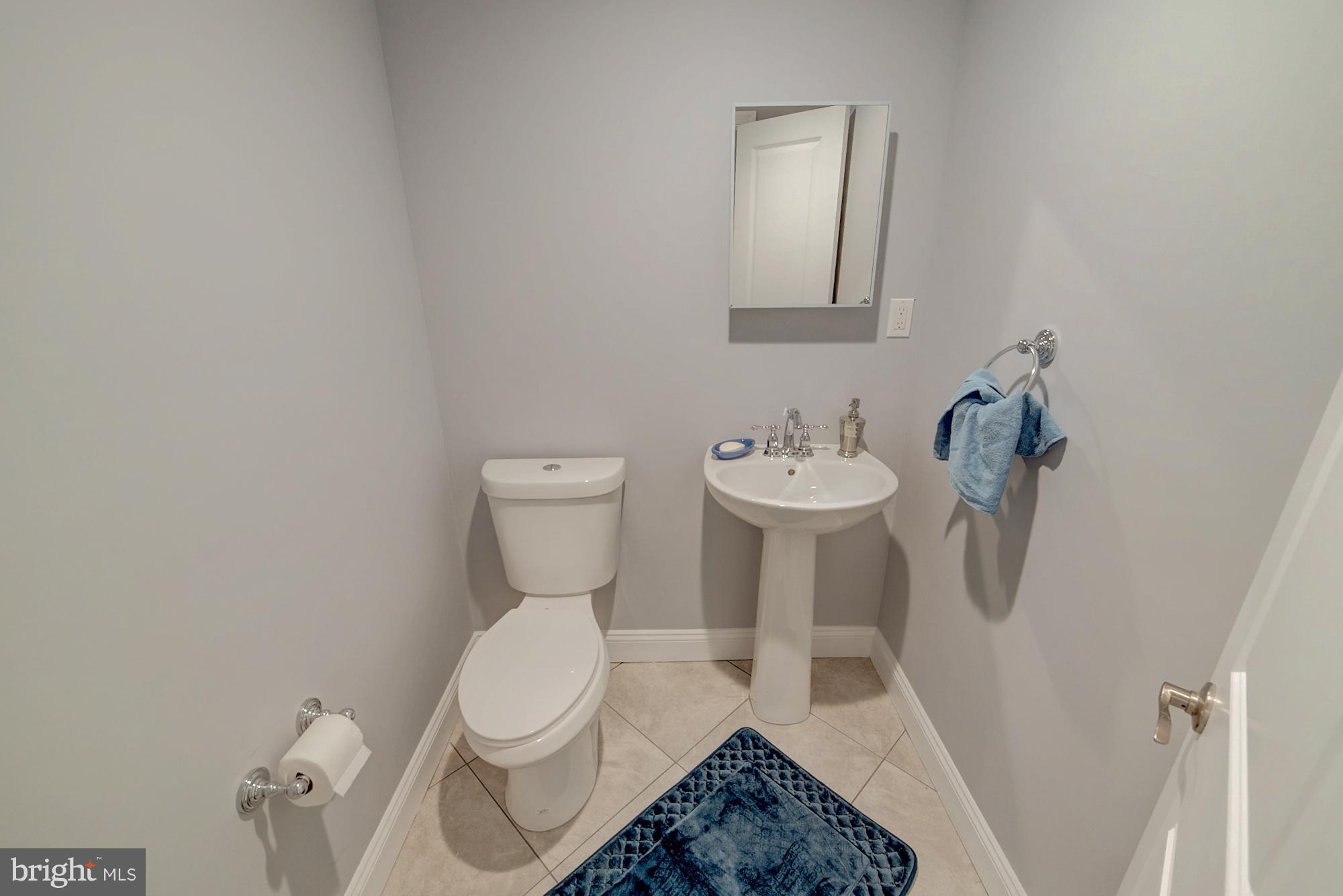 4210 Colonial Road Baltimore, MD 21208 - Photo 8 of 21 Bath