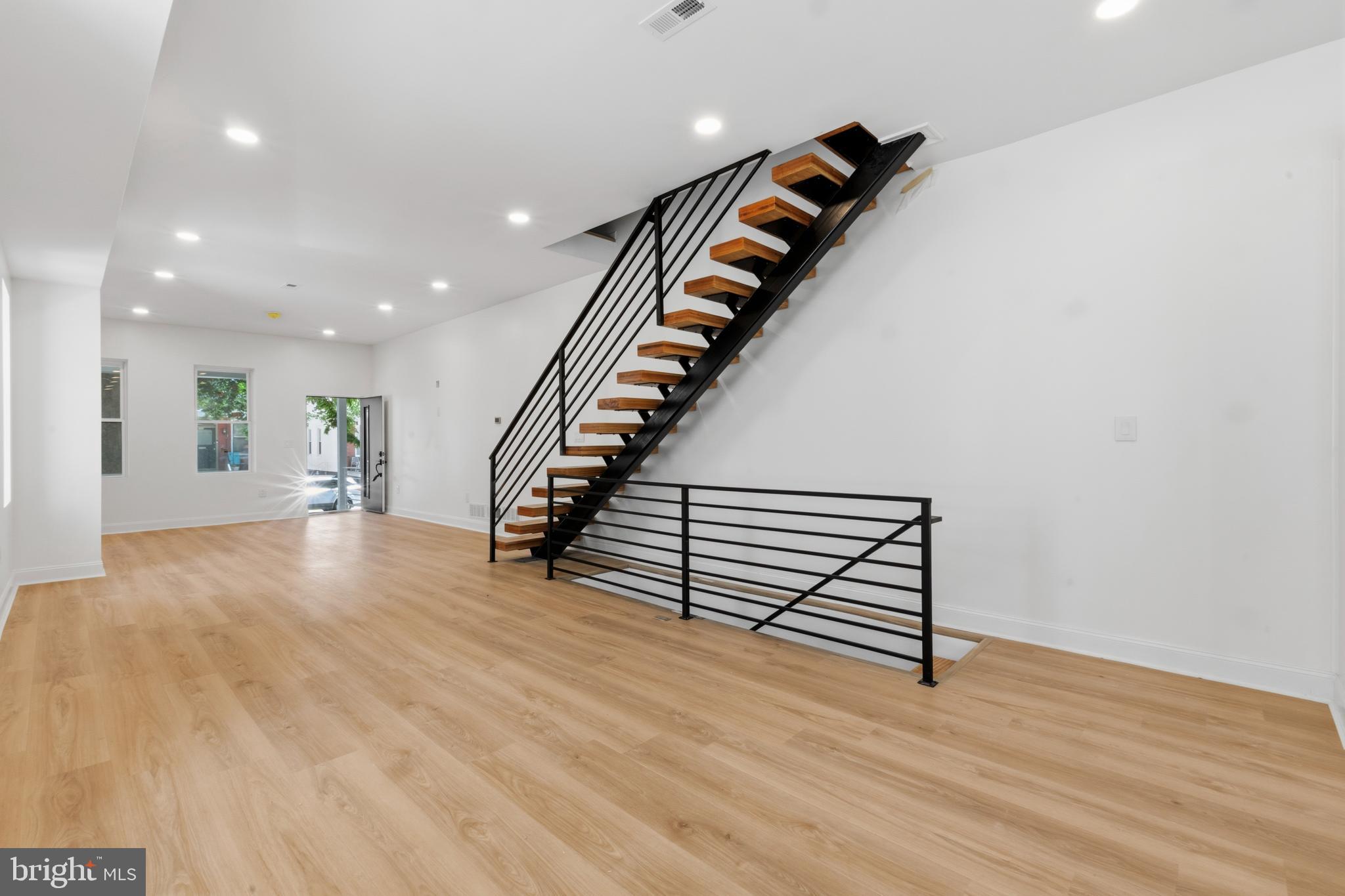83 West Sharpnack Street Philadelphia, PA 19119 - Photo 28 of 38