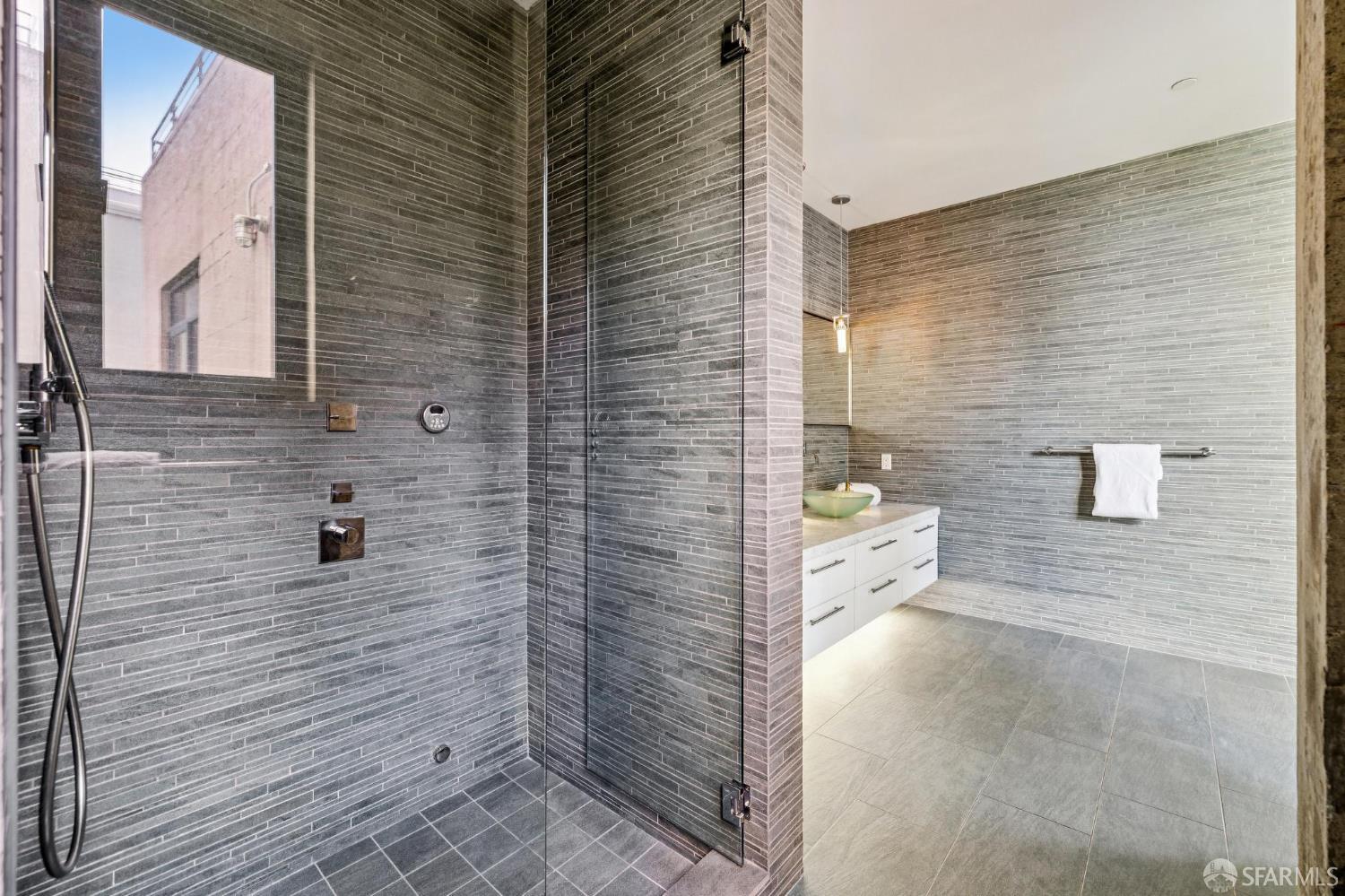 6 Mint Plaza, Unit 900A San Francisco, CA 94103 - Photo 35 of 55 a bathroom with a shower