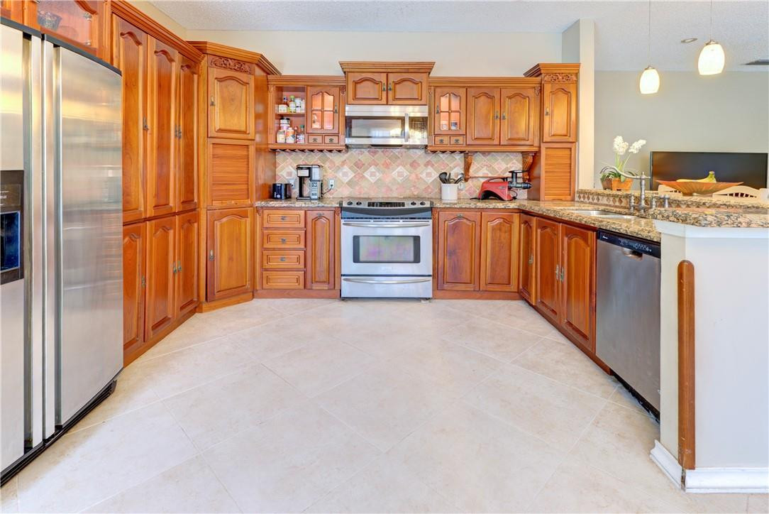 18463 East Covington Trace Boca Raton, FL 33498 - Photo 15 of 36 Photo 15