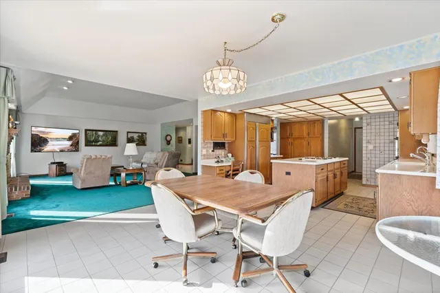 $669,900 | 703 Newcastle Lane, Prospect Heights, IL 60070