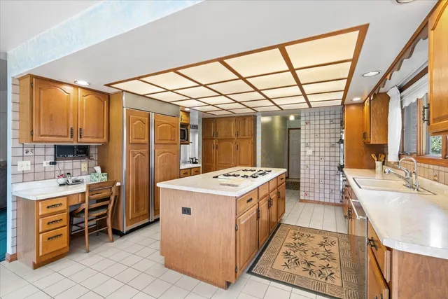 $669,900 | 703 Newcastle Lane, Prospect Heights, IL 60070