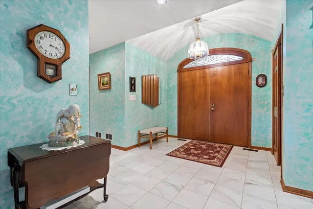 $669,900 | 703 Newcastle Lane, Prospect Heights, IL 60070