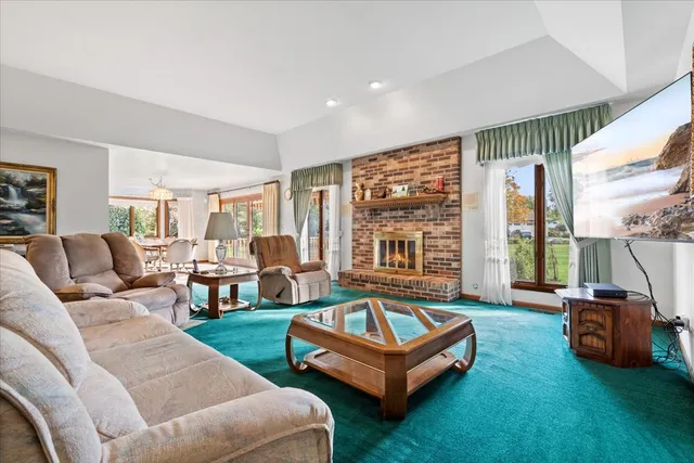 $669,900 | 703 Newcastle Lane, Prospect Heights, IL 60070