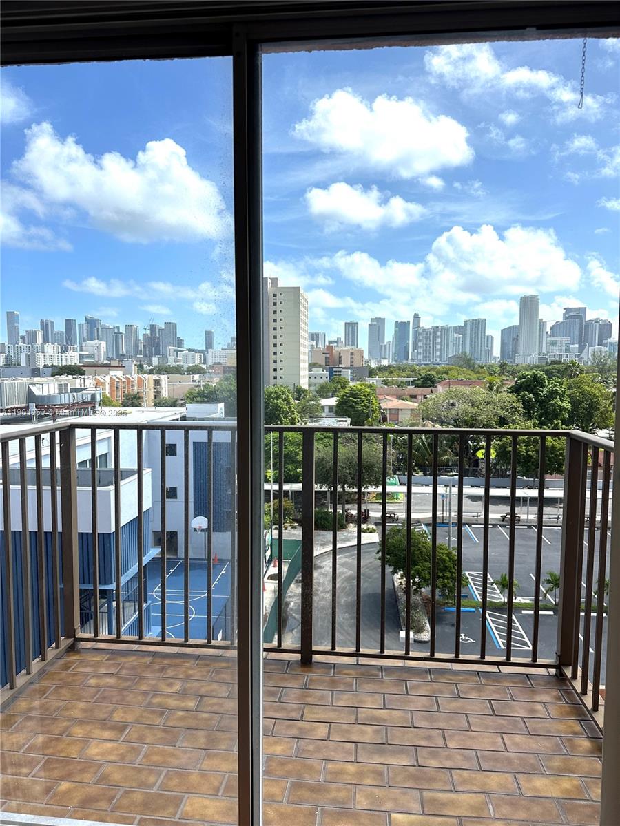 199 Southwest 12th Avenue, Unit 519B Miami, FL 33130 - Photo 16 of 25 a view of a balcony