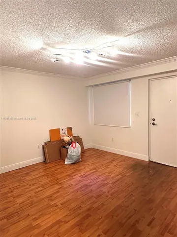 a view of a livingroom with furniture