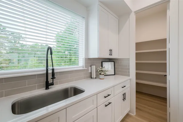 $699,990 | 5703-g & 5703h Balbo Street, Houston, TX 77091