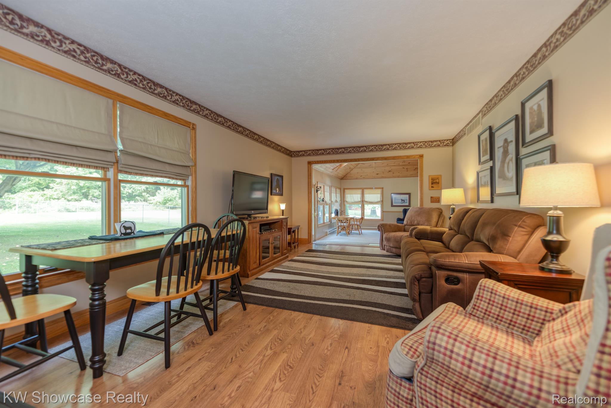 934 County Farm Road Howell, MI 48843 - Photo 19 of 36 Family room/ 4 season room
