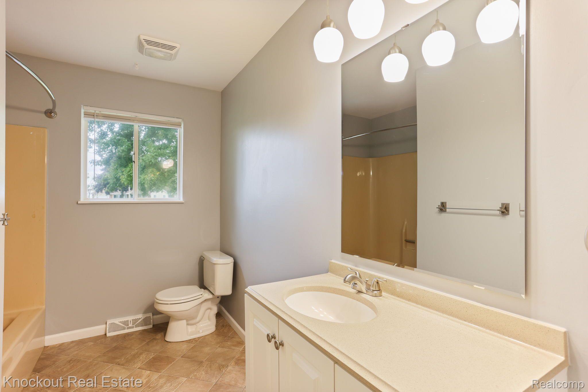 4796 South Washington Road Saginaw, MI 48601 - Photo 17 of 34 Gallery Image 17