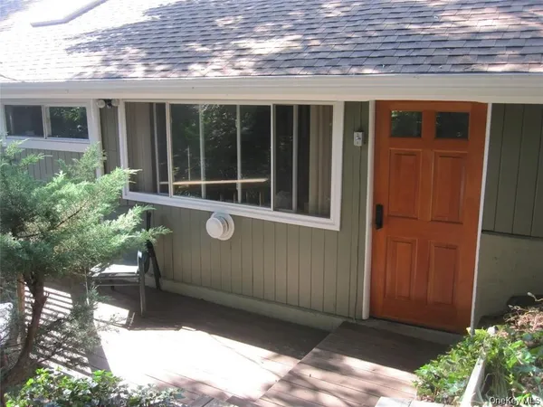 $1,975 | 909 Rte 9W, Nyack, NY 10960