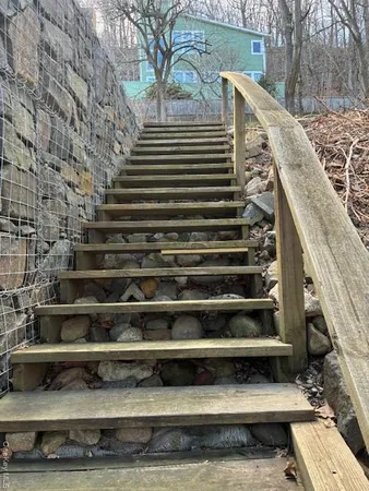 $1,975 | 909 Rte 9W, Nyack, NY 10960