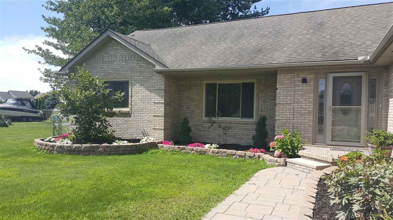 54123 County Line Road New Baltimore, MI 48047 - Photo 3 of 36