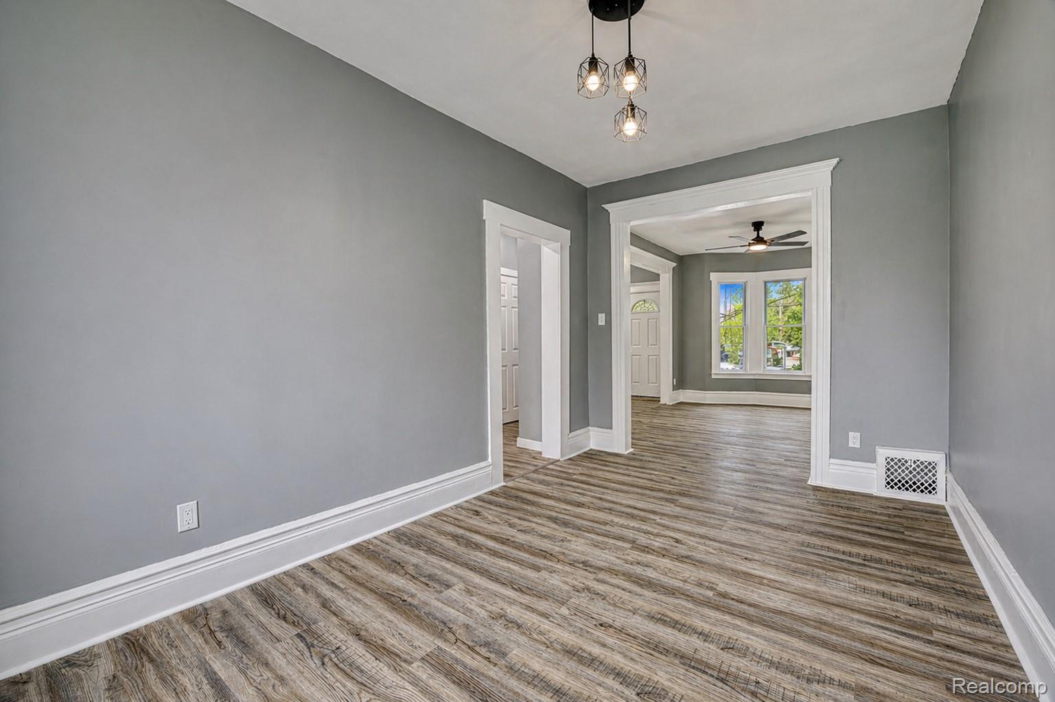 430 Holbrook Detroit, MI 48202 - Photo 3 of 31 Image 17 - Holbrook.jpg
