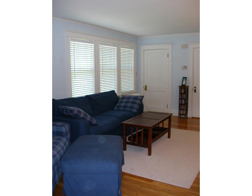 60 Cloverdale Road, Unit 1 Newton, MA 02461 - Photo 3 of 5