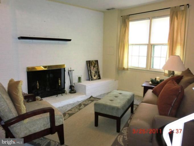1717 Woodwell Road Silver Spring, MD 20906 - Photo 10 of 17 Living Room