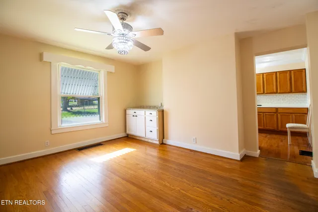 $287,900 | 301 South Chamberlain Avenue, Rockwood, TN 37854