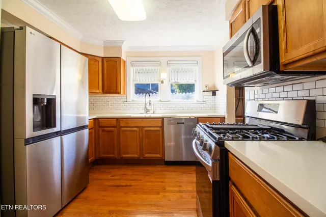 $287,900 | 301 South Chamberlain Avenue, Rockwood, TN 37854