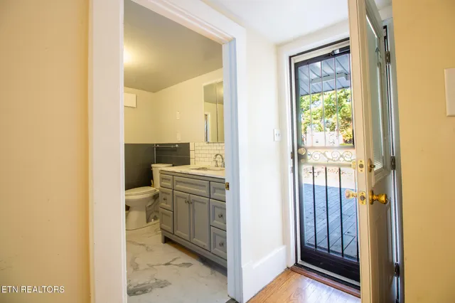 $287,900 | 301 South Chamberlain Avenue, Rockwood, TN 37854