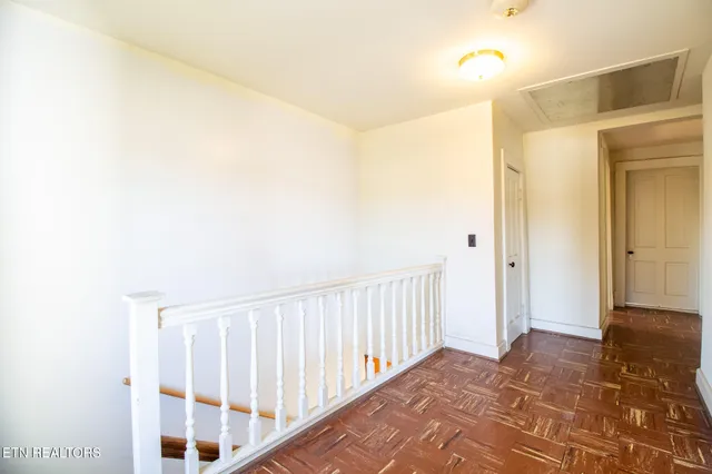 $287,900 | 301 South Chamberlain Avenue, Rockwood, TN 37854