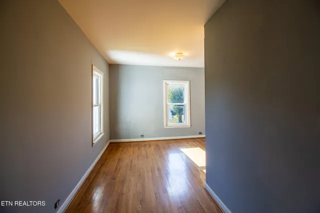 $287,900 | 301 South Chamberlain Avenue, Rockwood, TN 37854