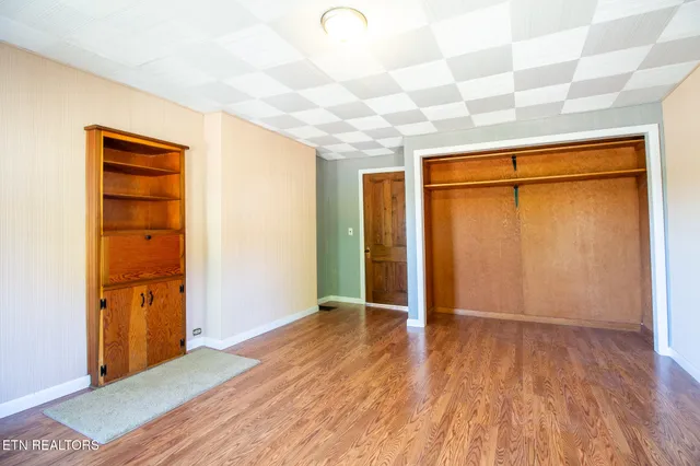 $287,900 | 301 South Chamberlain Avenue, Rockwood, TN 37854