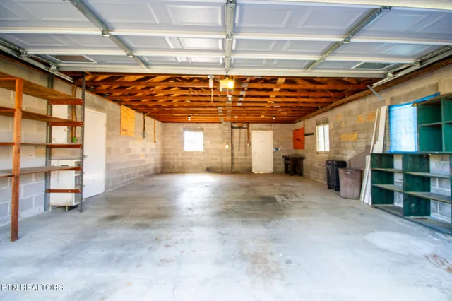 $287,900 | 301 South Chamberlain Avenue, Rockwood, TN 37854