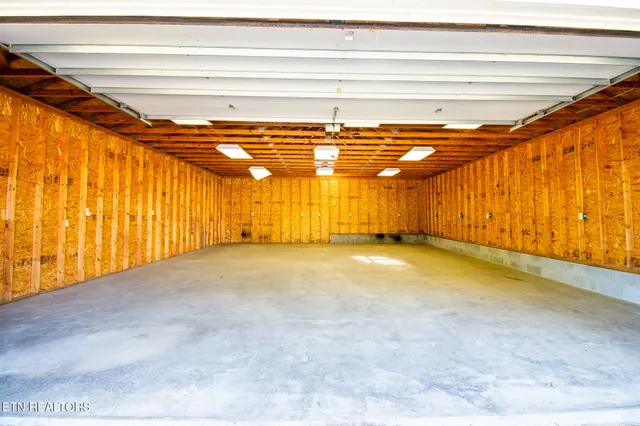 $287,900 | 301 South Chamberlain Avenue, Rockwood, TN 37854