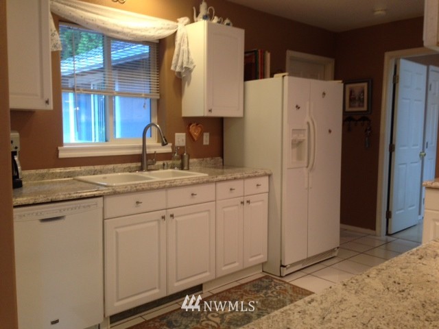 8073 Kispiox Road Blaine, WA 98230 - Photo 5 of 25 Gallery Image 5