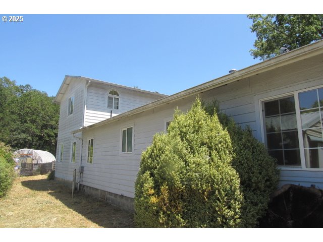 276 Union Gap Loop Oakland, OR 97462 - Photo 1 of 14