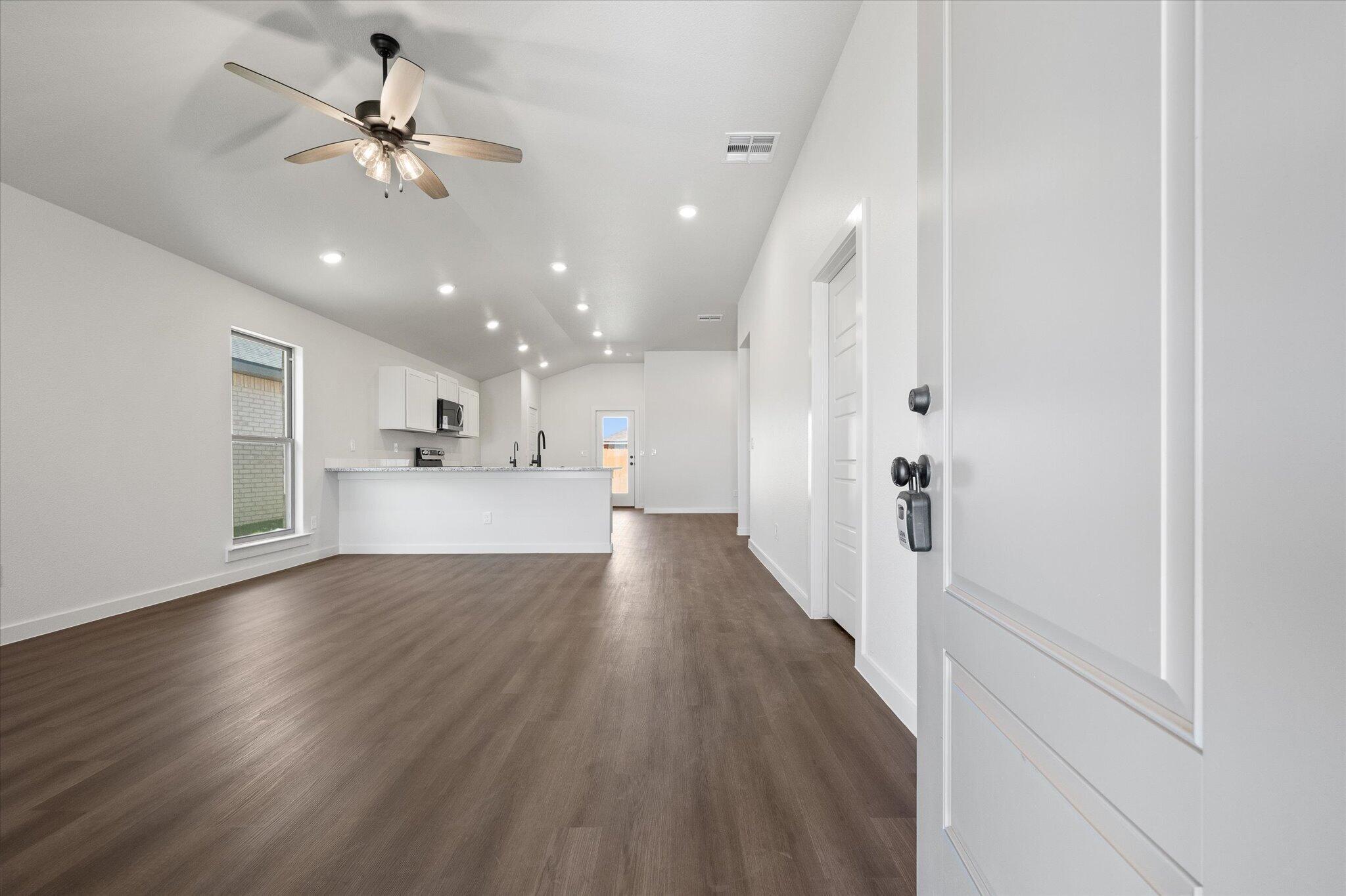 5638 Rice Street Lubbock, TX 79416 - Photo 3 of 24 03-5638 Rice_9478