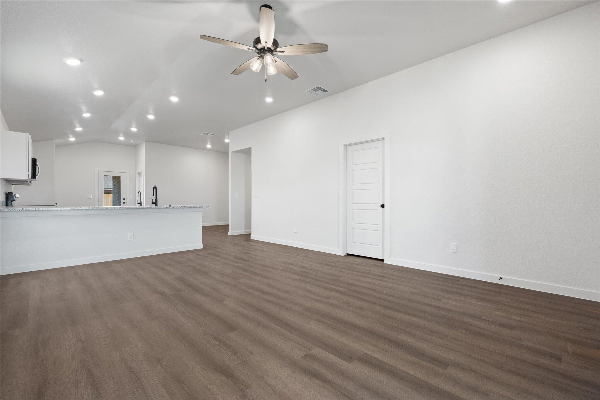 5638 Rice Street Lubbock, TX 79416 - Photo 6 of 24 05-5638 Rice_9488