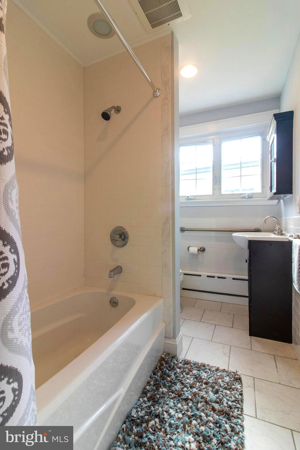 723 Humphreys Road Ardmore, PA 19003 - Photo 22 of 24 Hall Bath