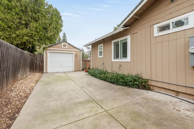 $445,000 | 5435 Kenneth Avenue, Carmichael, CA 95608