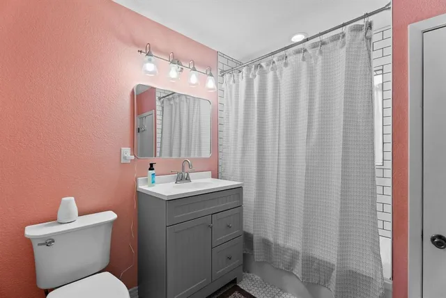 $425,000 | 3096 Renee Drive, Chandler, TX 75758