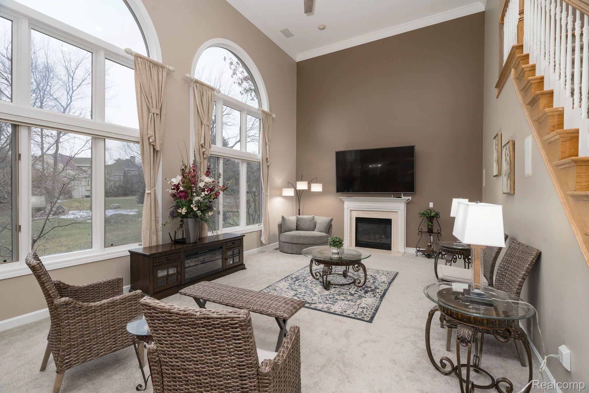 1927 Barrington Court Rochester, MI 48306 - Photo 14 of 53 Gallery Image 14