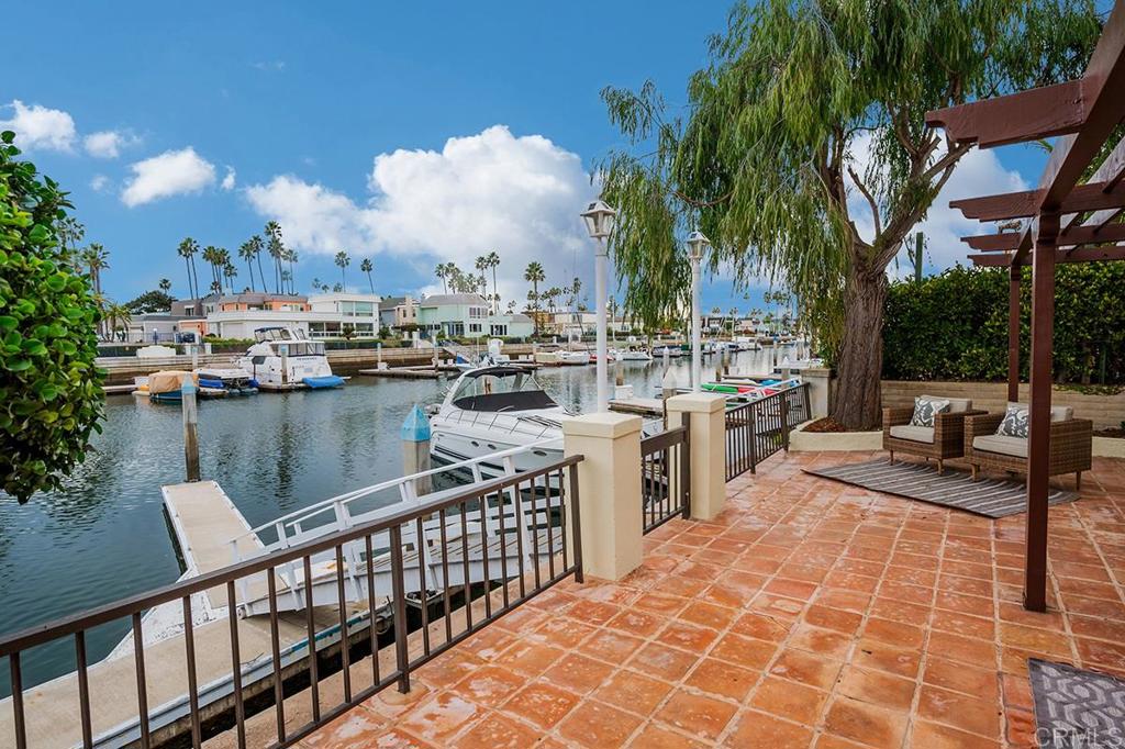 6 Admiralty Cross Coronado, CA 92118 - Photo 30 of 35 a view of a backyard with sitting area