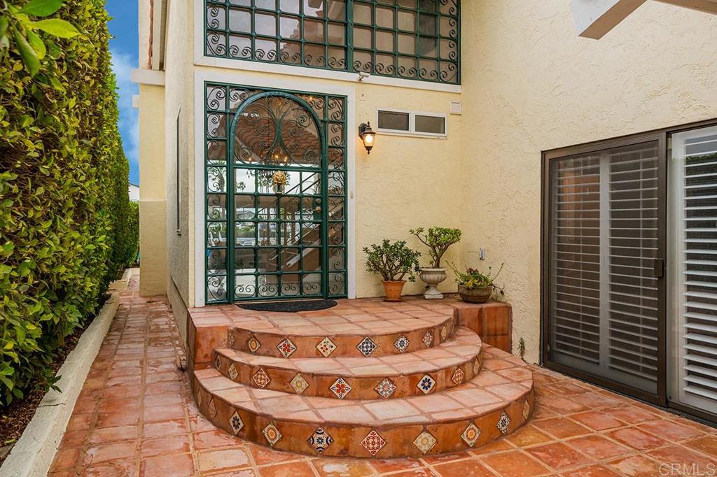 6 Admiralty Cross Coronado, CA 92118 - Photo 4 of 35