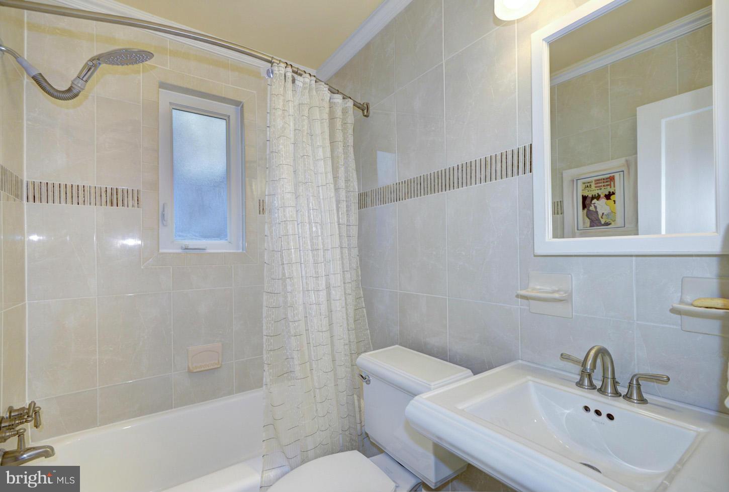 1808 East W Highway Silver Spring, MD 20910 - Photo 14 of 16 Bath
