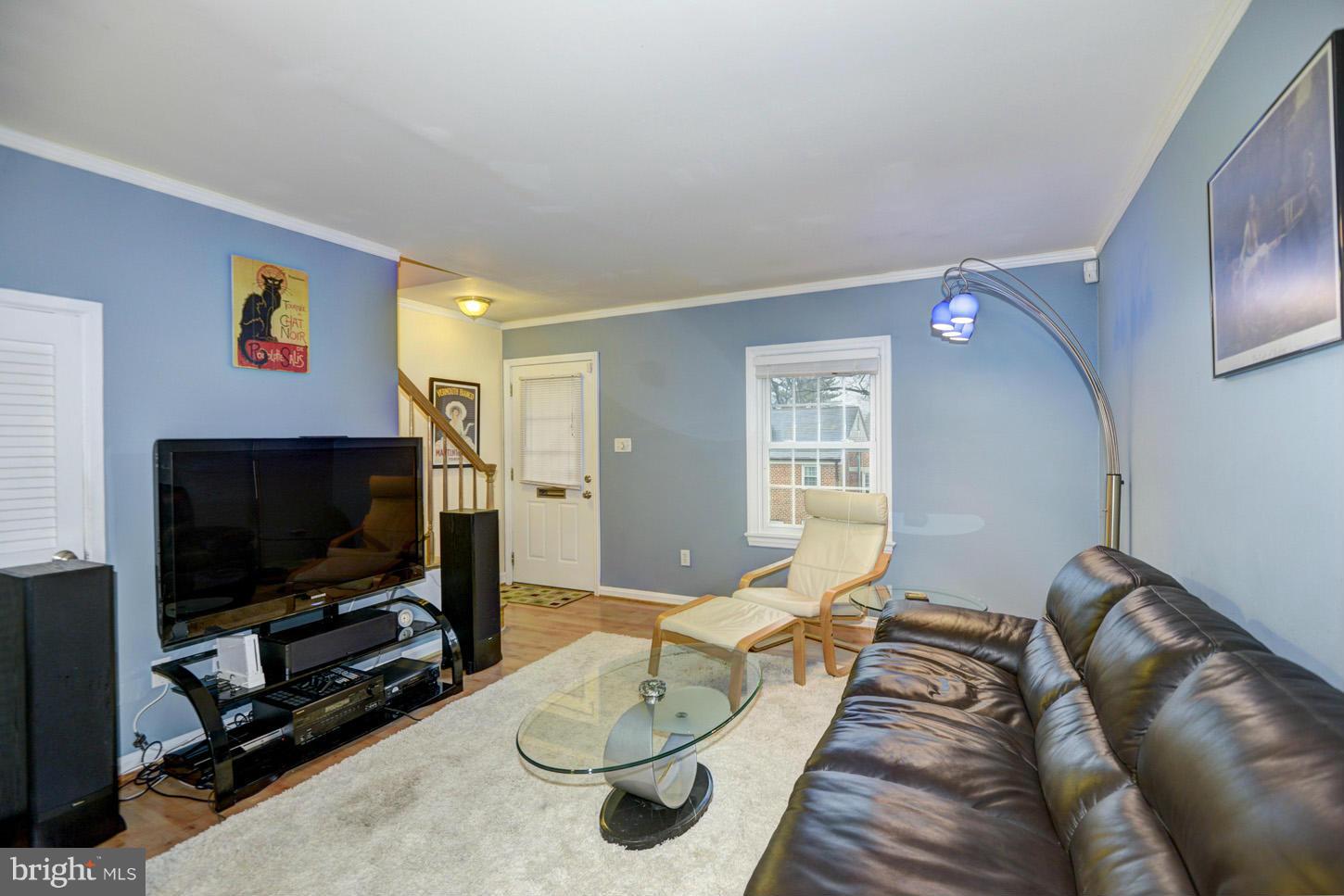 1808 East W Highway Silver Spring, MD 20910 - Photo 4 of 16 Living Room