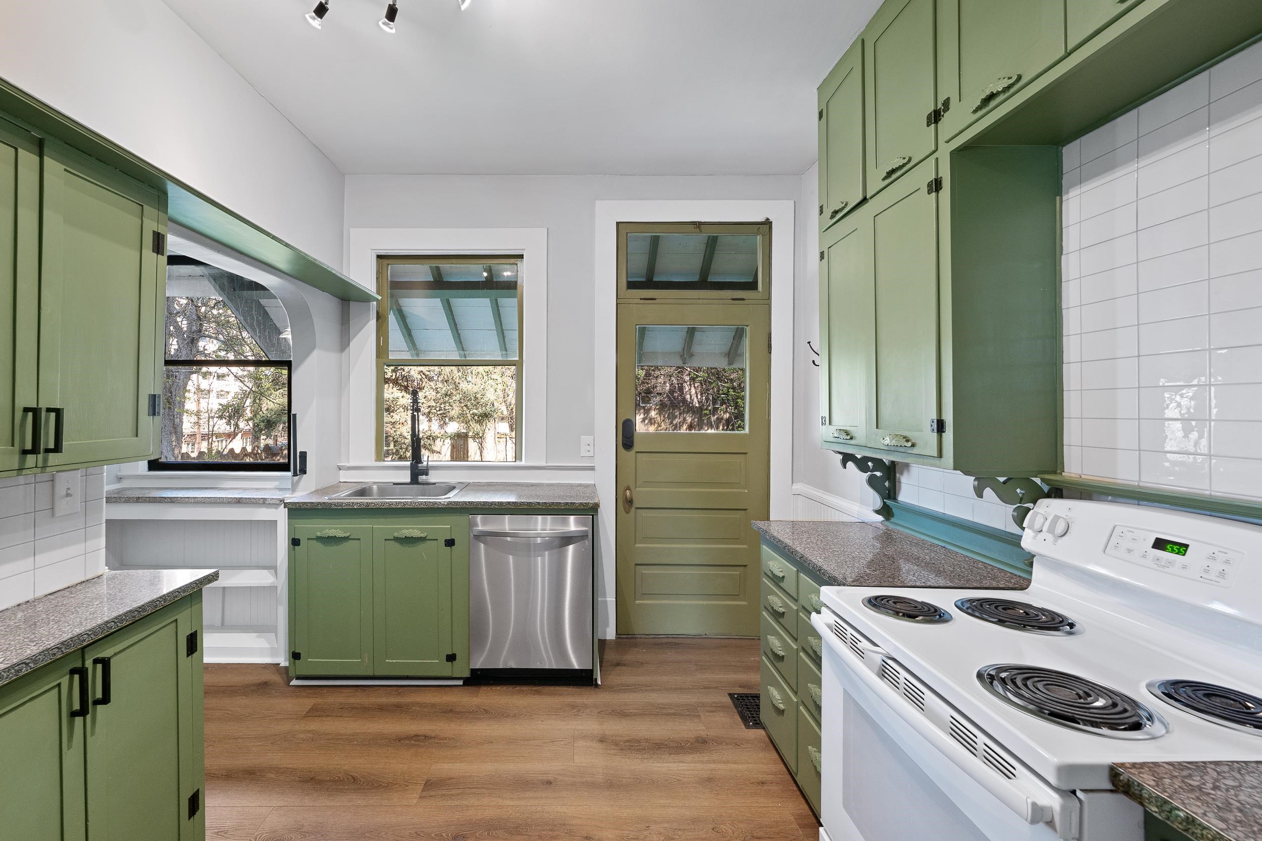 519 South Madison Street Spokane, WA 99204 - Photo 8 of 41