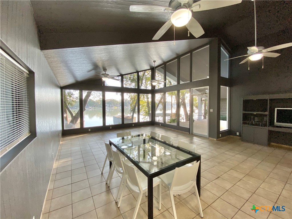 906 Lakeview Trail McQueeney, TX 78123 - Photo 2 of 13 a room with lots of furniture and chandelier