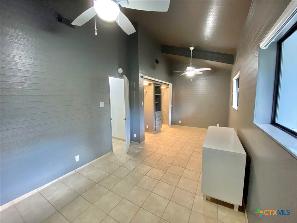 906 Lakeview Trail McQueeney, TX 78123 - Photo 7 of 13 a very nice looking room with a large mirror