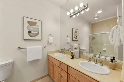 $1,465,000 | 107 El Camino Real, Unit 104, Burlingame, CA 94010