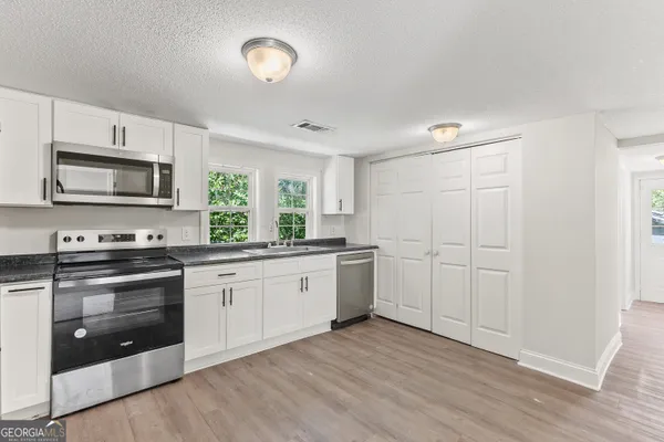 $189,900 | 202 Martin Luther King Jr Drive, Perry, GA 31069