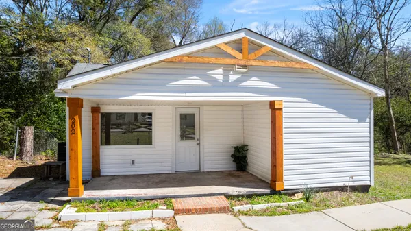 $189,900 | 202 Martin Luther King Jr Drive, Perry, GA 31069
