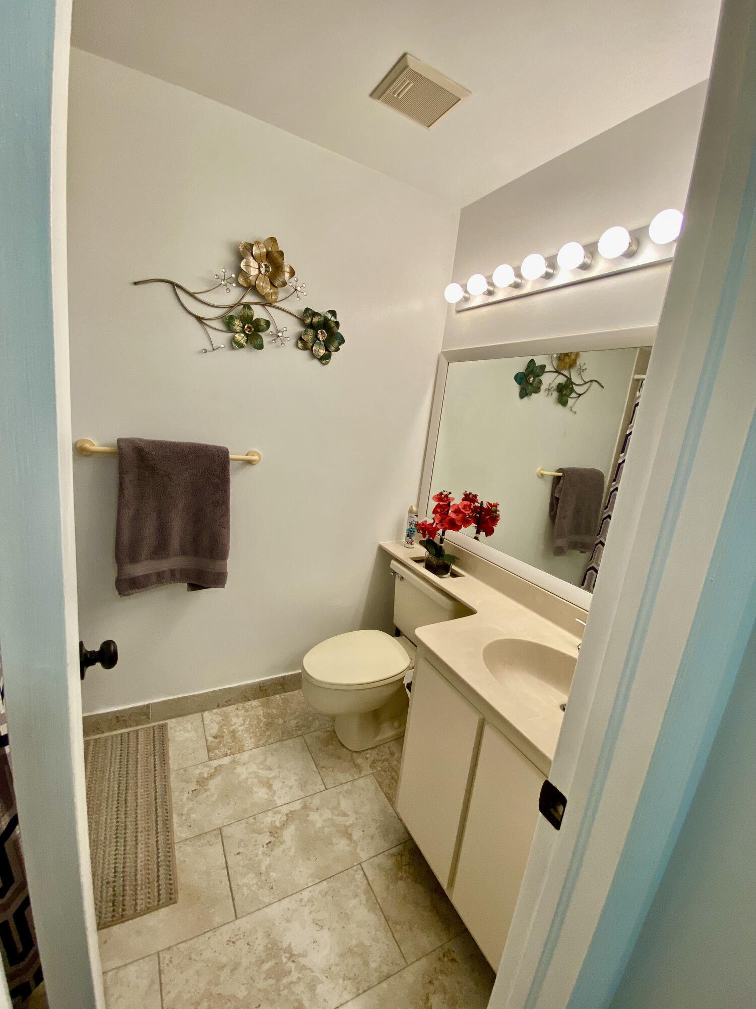 6545 Via Regina, Unit 12 Boca Raton, FL 33433 - Photo 14 of 17 Second Bathroom
