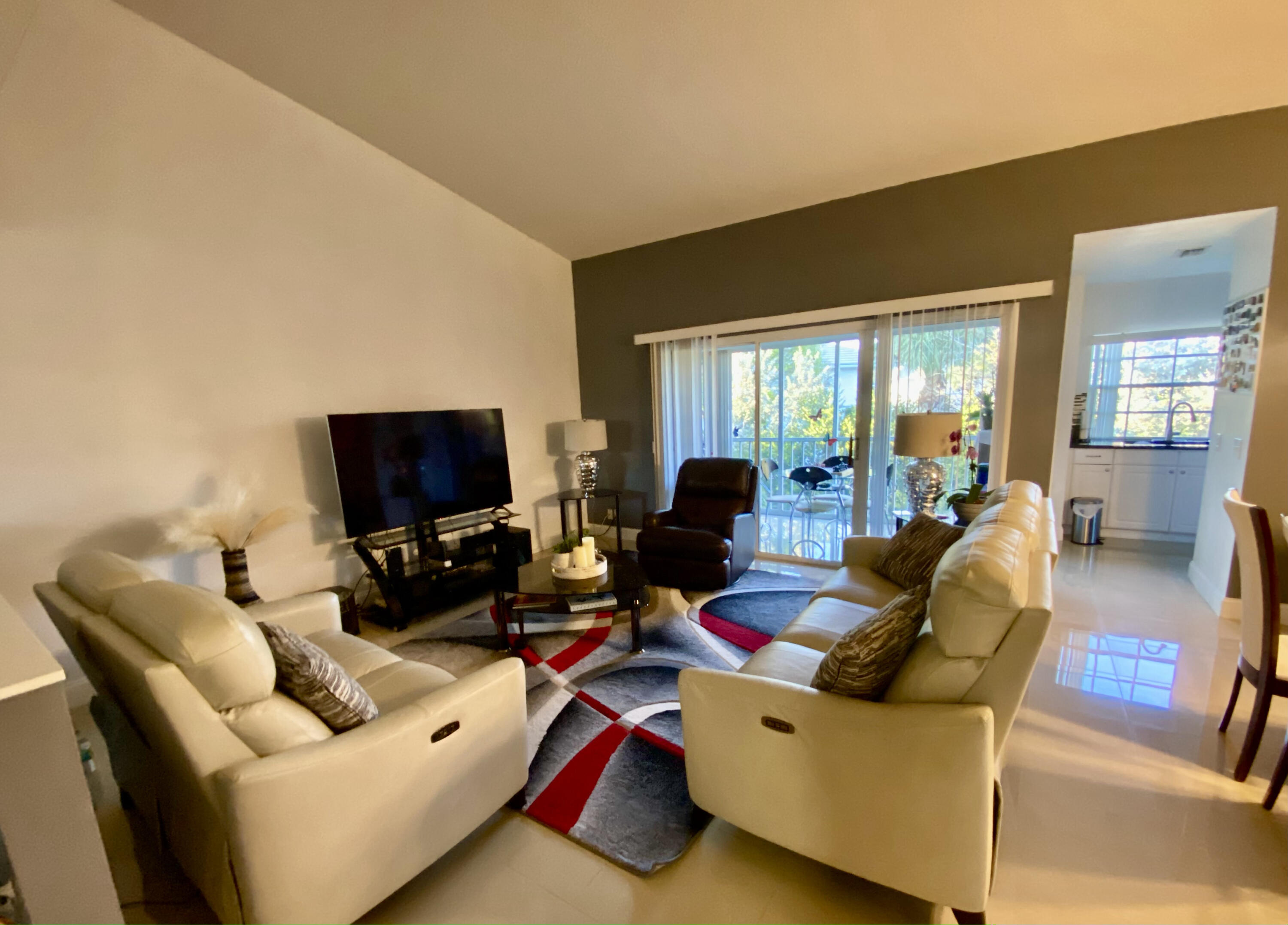 6545 Via Regina, Unit 12 Boca Raton, FL 33433 - Photo 4 of 17 Living Room